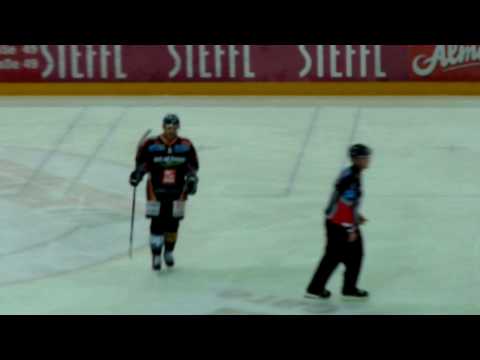 Vienna Capitals vs Black Wings Linz (14.03.2010) - Semi Finals: Penalty shot goal by Brad Purdie