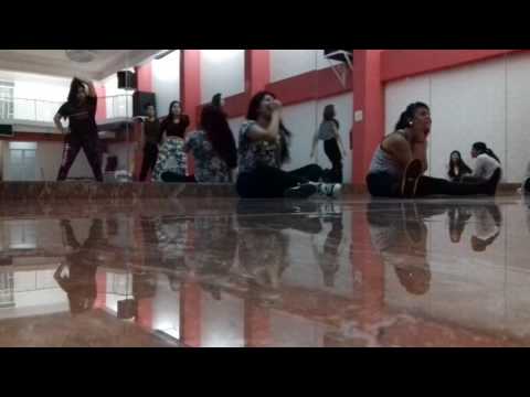 Dance Life Studio - Daddy Yankee - Llegamos a la disco