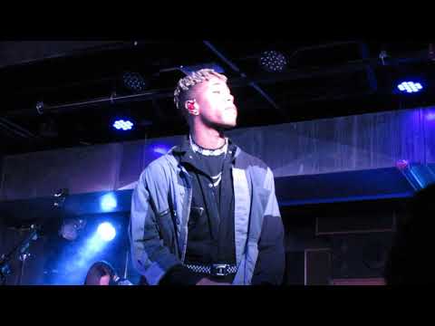 Ria Mae & Neon Dreams "HOLD ME"