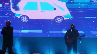 Devo - Don&#39;t Shoot (I&#39;m a Man) live