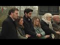 Raadsleden hand in hand bij 24 Oktoberplein [RTV Utrecht]