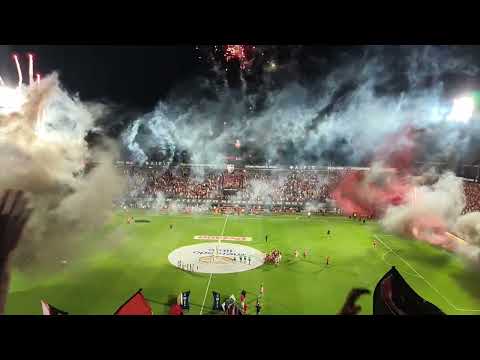 "Primer recibimiento de Newell's en el Coloso 2026 vs Independiente. Cómo siempre, una fiesta." Barra: La Hinchada Más Popular &bull; Club: Newell's Old Boys