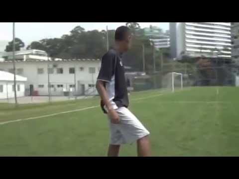 Neymar cruza e faz o gol Duvida