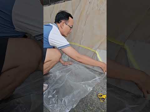 Cuộn nilon che sơn văng khi sơn nhà