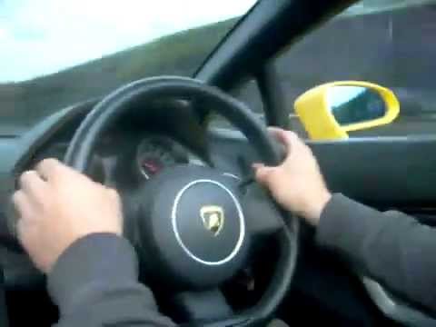 MATRIX TIRANDO UM LAZER DE LAMBORGUINE