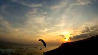 preview picture of video 'Copy of Paragliding Timbis Bali Novembre 2014'