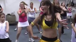 Clase de Zumba en Argentina 2010 - danza kuduro-gata brasilera-muevete duro-la despedida