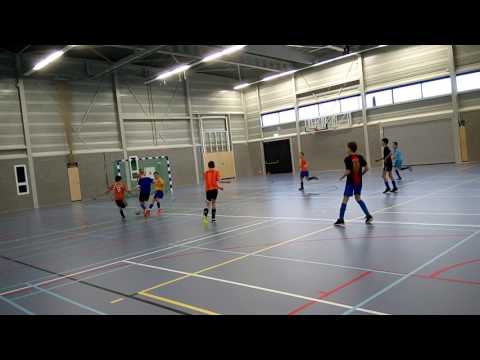 Zaalvoetbaltoernooi JO13  7 januari 2017 deel II