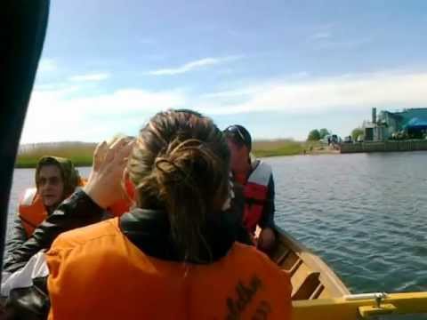 Orkester Kentukid Kihnu Virvega Räimewestil Merepidu laulmas