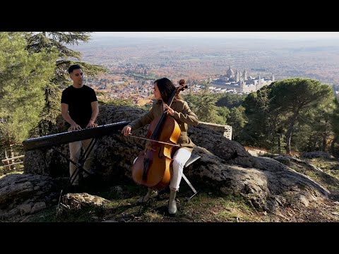 Dúo chelo y piano interpretando Now We Are Free, Gladiator