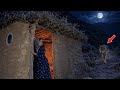 Wild Animals Attack a Homeless Girl’s Mountain Cabin! Can She Stop Them From Getting Inside?