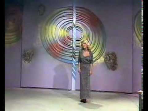 Paula Crljenko (Jusić) - Sanjaj me