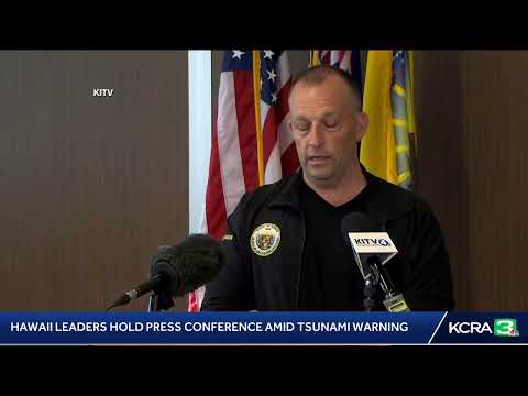 Hawaii's governor and other state leaders hold press conference amid tsunami threat