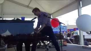 Andrew McMahon in the Wilderness -  Halls (live)
