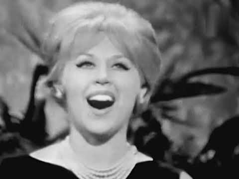 1961 Italy: Betty Curtis - Al di là (5th place at Eurovision Song Contest in Cannes)