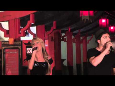 PRESENTACION DE ROMY LOW Y DEL TEMA SÓLO SOY CONTIGO JUNTO A DIEGO MARTÍN EN PARQUE WARNER