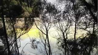 preview picture of video 'Devil's Hole, Artists Pallet and Devil's Bath - Wai-O-Tapu Geothermal Wonderland - New Zealand'