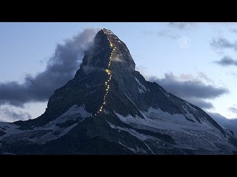 Огненная тропа засияла на горе Маттерхор