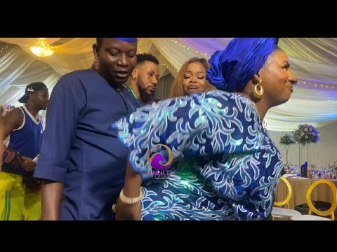 MIDE MARTINS TWERKS FOR AFEEZ OWO AT NIYI JOHNSON AND SEYI EDUN TWINS NAMING CEREMONY