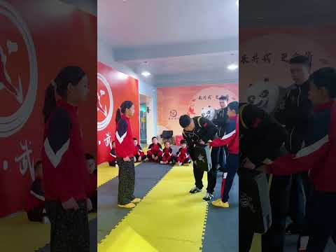 How terrifying is the power of the whip#Self-defense techniques for children