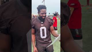 LB AJ Allen reacts to our local artist piece of the week????