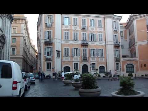 Killer Taxi ride in downtown Rome - Watch the people