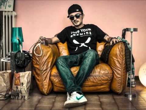 el nigno macchiato presto fuori RANDAGIO VESTITO BENE