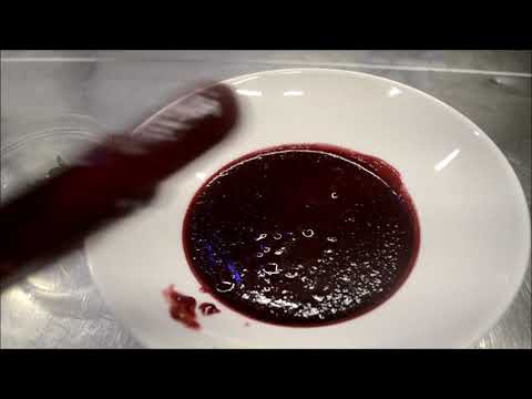 Mousse al  al pistacchio e cuore al caffe'