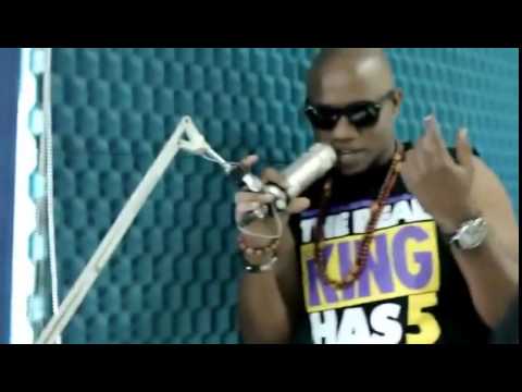 ▶ Izzo Bizness Akitambulisha Ball Player Ndani Ya XXL Interview