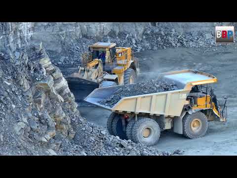 CATERPILLAR 988H & 775G in a Quarry / Steinbruch, Germany, 2018. #1