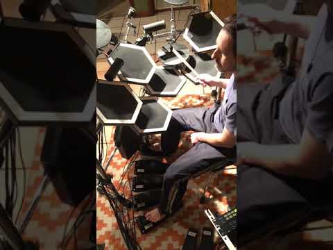 Rick Allen tribute Women Hysteria drum kit