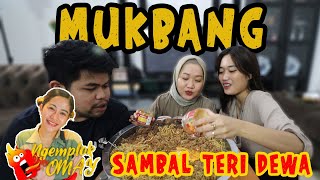 Download lagu MUKBANG INDOMIE PAKE SAMBEL TERI DEWA NGEMPLOK by Omay @farida.nurhan PUEDES POLLL!! mp3