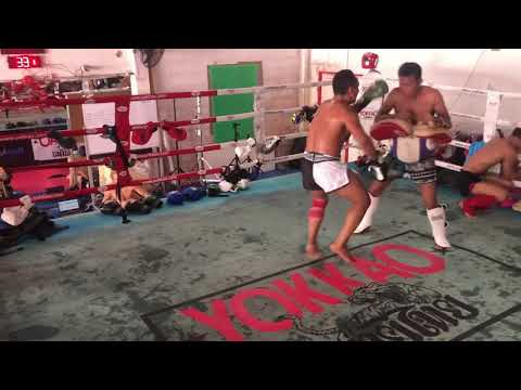 When Saenchai wants exercise by Muaythai 💪