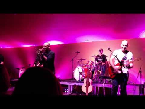 DESAYUNO-Extranjero en mis zapatos (La Rambleta 3 Junio 2012).