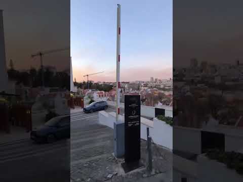 #portugaldiaadia, da Praça Príncipe Real para o Miradouro de São Pedro de Alcântara, Lisboa.