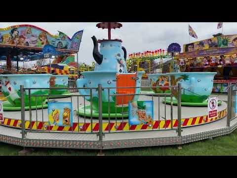 Cool Spinning Cups Funfair Ride Hampton Court Fair London | Theme Park | Amusement Park | Kids Rides