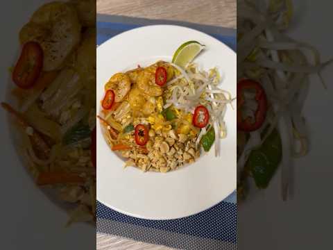 How to make Shrimp Pad Thai #shorts |Flavor4Dinner