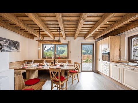Haustour Almdorf Auszeit Fageralm Premium Dachstein-Suite von huetten.com 🏠🏔️ Österreich-Reise