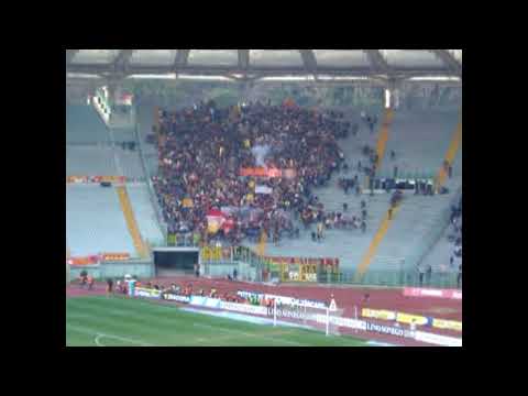 Roma - Messina 2004/2005 - ultras Messina in trasferta - fumogeni settore ospiti - amarcord