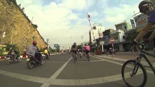 preview picture of video 'No Good In Lycra - Vietnam 2013 (Cycling Day 6) Part 1 Leaving Quy Nhon'