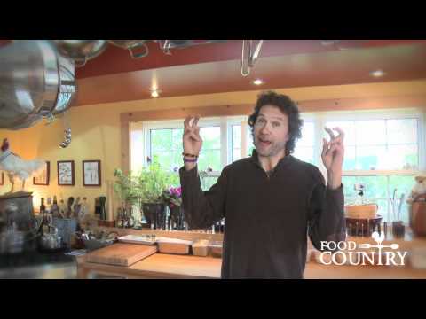 Tip: Cleaning Mushrooms with Chef Michael Smith