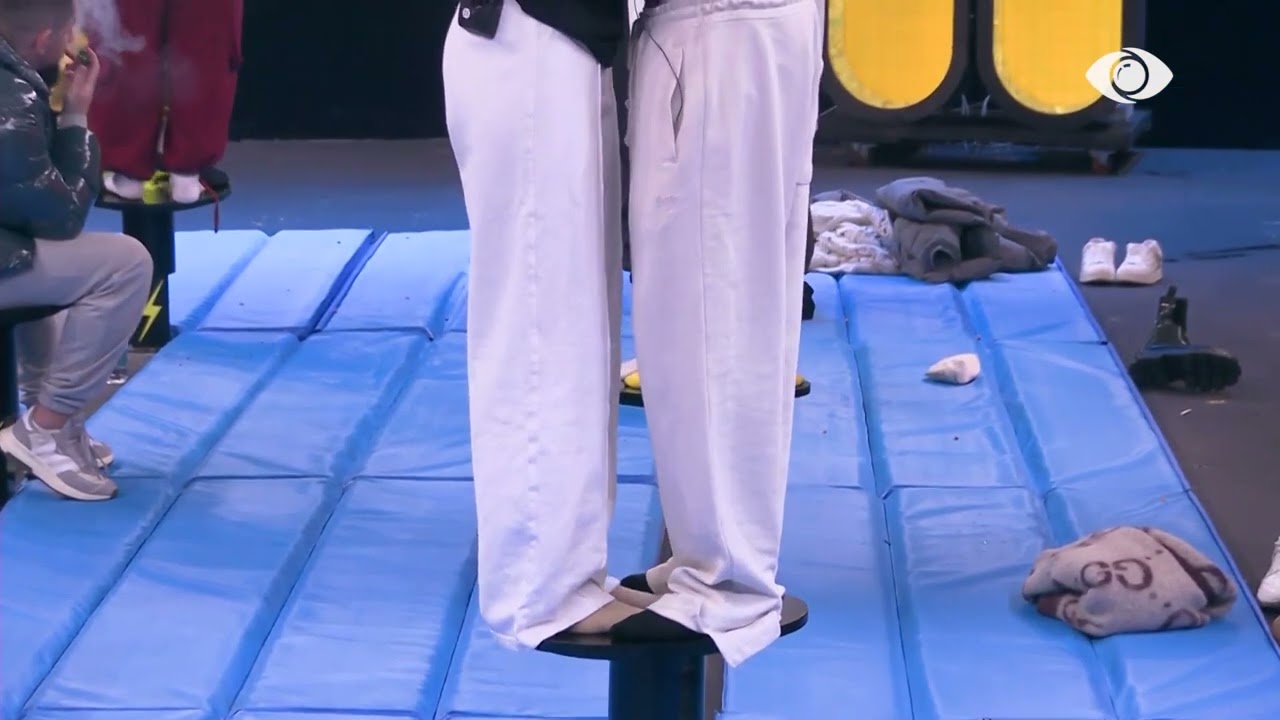 “Mos po bëhet ndonjë xheloze…”/ Egli ngacmon Gjestin gjatë lojës