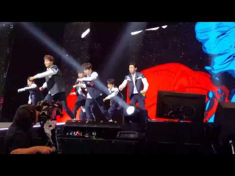 EXO 엑소 at KCon Australia Day 1 - Power 170922