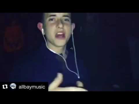 Van Lee and Ally Cocaine performs live