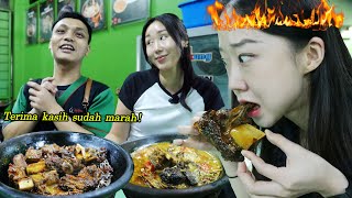 Download lagu Teman Korea langsung marah cuma dengan satu gigitan makanan Bandung!😂 mp3