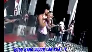 Download lagu DANGDUT KOPLO - SONATA Sindiran Terlaris Hot Banget 2014 mp3