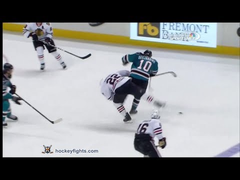 Duncan Keith vs Andrew Desjardins