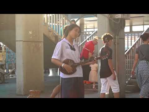 Thai Girl playing guitar @ Christmas day of 2017 ~1