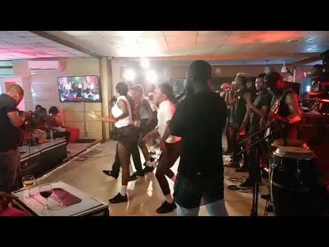 DJ KEDJEVARA ET DJ ARAFAT AVEC MC ONE ON ENFLAMMÉ ORANGE FAMILLE SHOW