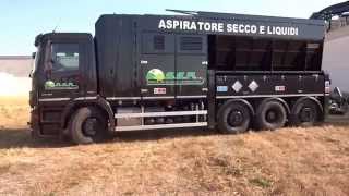 preview picture of video 'SEA srl Trepuzzi Lecce escavatore a risucchio noleggio 800 59 83 44'